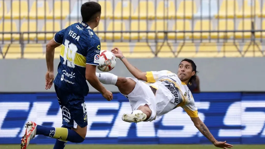 Colo Colo podría traer de vuelta a Luciano Cabral tras romperla toda en Coquimbo Unido. | Foto: Photosport.