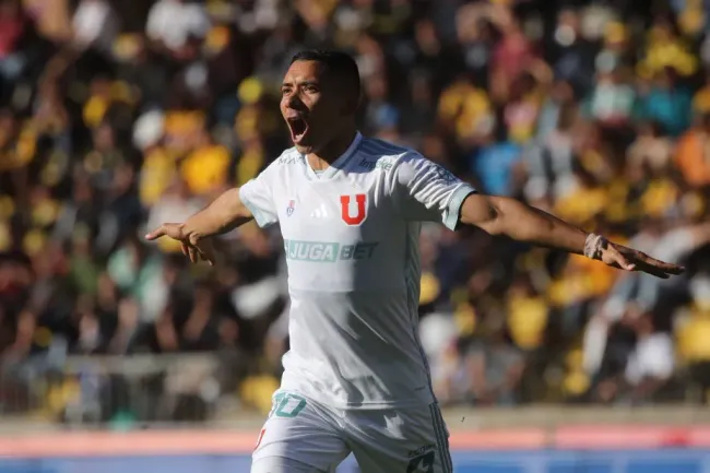 El Chorri Palacios celebra uno de los goles que anotó en 2024. (Jonnathan Oyarzun/Photosport).
