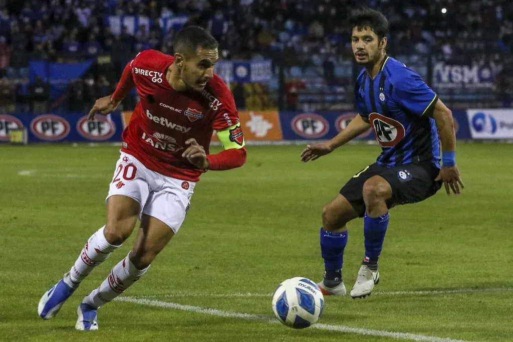 Federico Mateos por Ñublense ante Huachipato. Justo los dos clubes que pugnan por su fichaje. (Daniel Pino/Photosport).