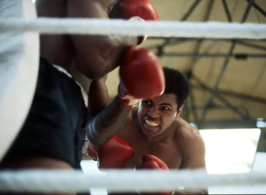 CHatGPT destacó la habilidad, carisma y legado de Muhammad Ali. (Foto: Getty Images)