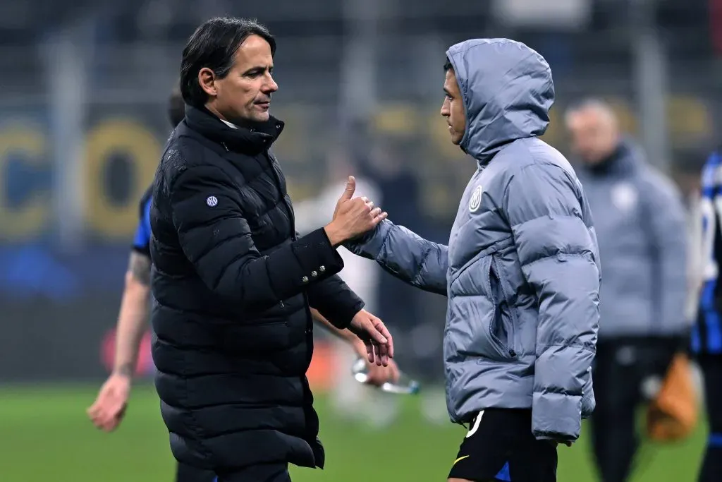 Db Milano 12/12/2023 – Champions League / Inter-Real Sociedad / foto Daniele Buffa/Image nella foto: Simone Inzaghi-Alexis Sanchez PUBLICATIONxNOTxINxITA