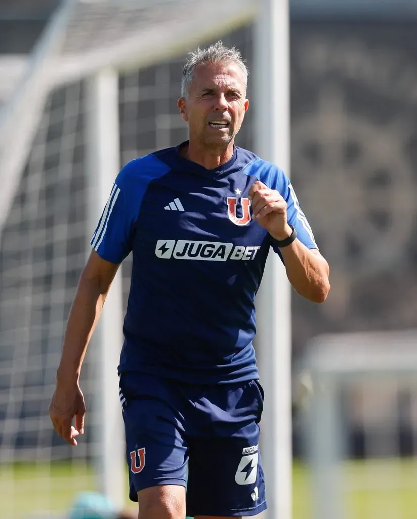 Gustavo Álvarez dirige la pretemporada. Imagen: U. de Chile.