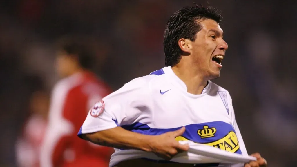 Gary Medel volverá a vestir la camiseta de Universidad Católica en 2025. Foto: Photosport.