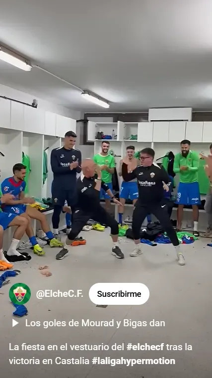 Dituro aplaude a los utileros del Elche. (Captura YouTube).