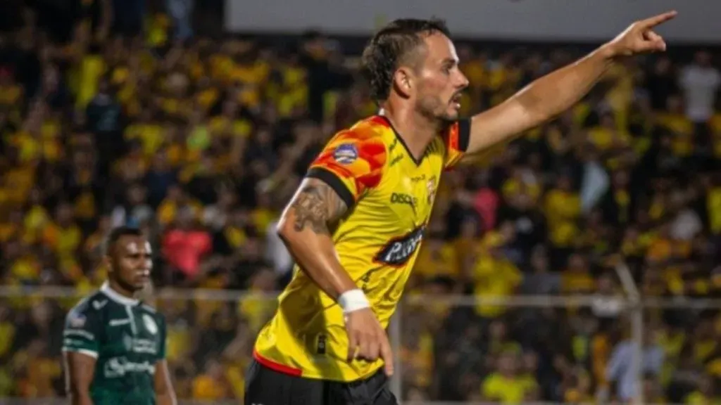 Octavio Rivero apunta a la U.