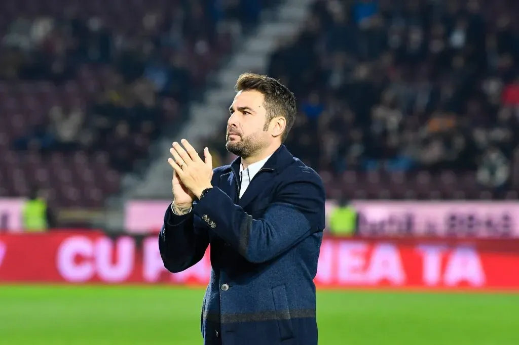 Adrian Mutu en su faceta de entrenador a principios de 2024 (Imago).