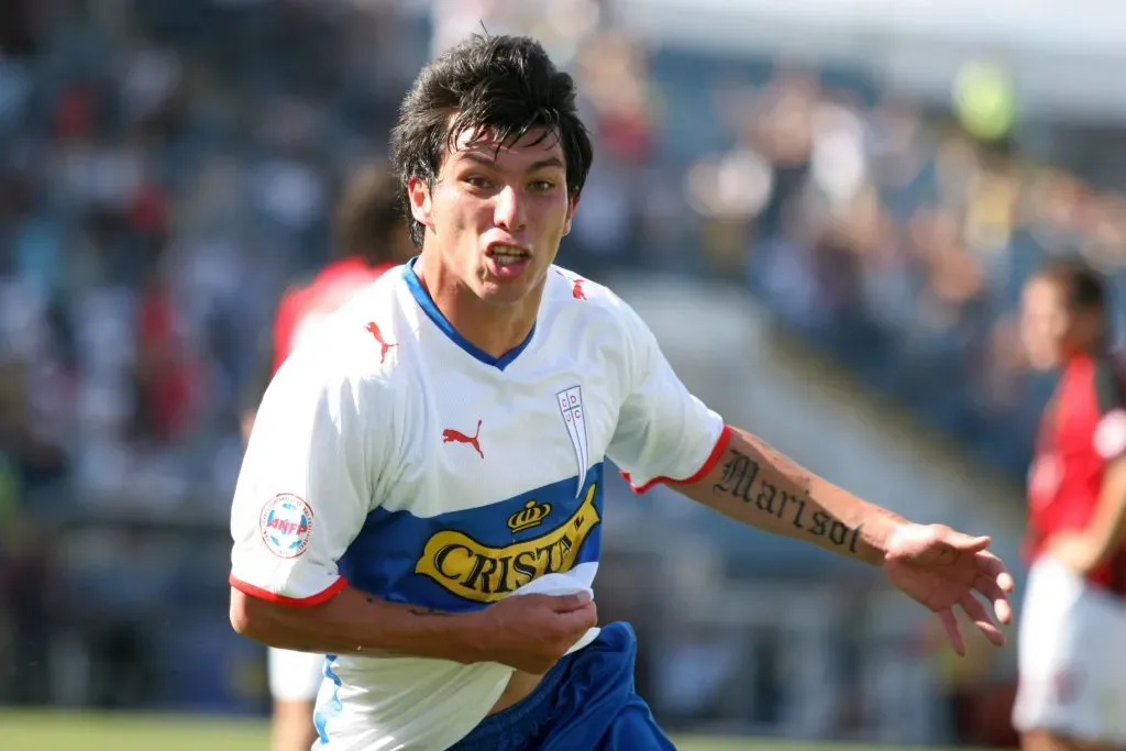 Gary Medel está cada vez más cerca de volver a ser jugador de Universidad Católica. Foto: Photosport.