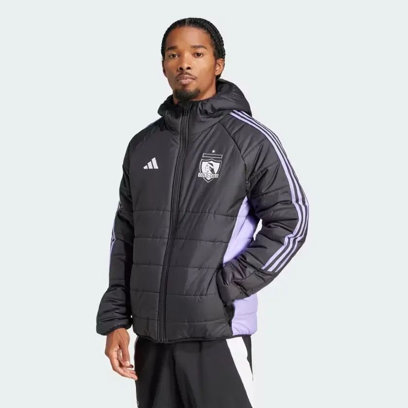 La nueva ropa del ‘Cacique’ destaca por su escudo monocromatico y tintes morados. (Foto: Adidas.)