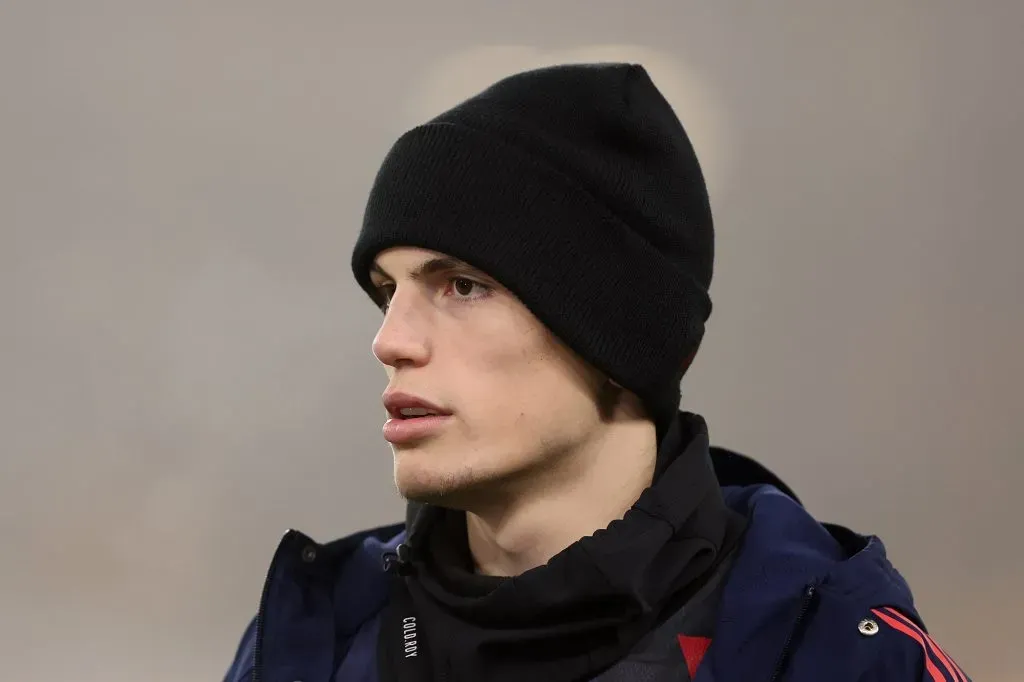 Alejandro Garnacho desde el banquillo (Getty Images).