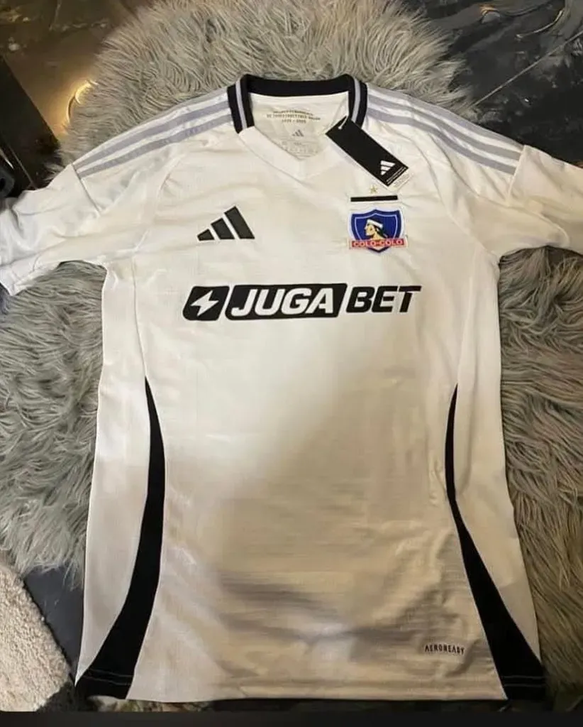 La posible nueva camiseta de Colo Colo para el 2025.