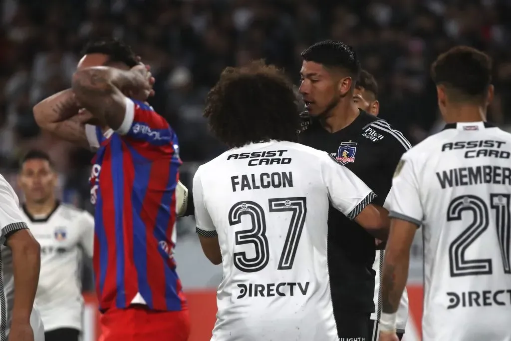 Maximiliano Falcón está molesto con Colo Colo por no priorizar su renovación. Foto: Photosport.