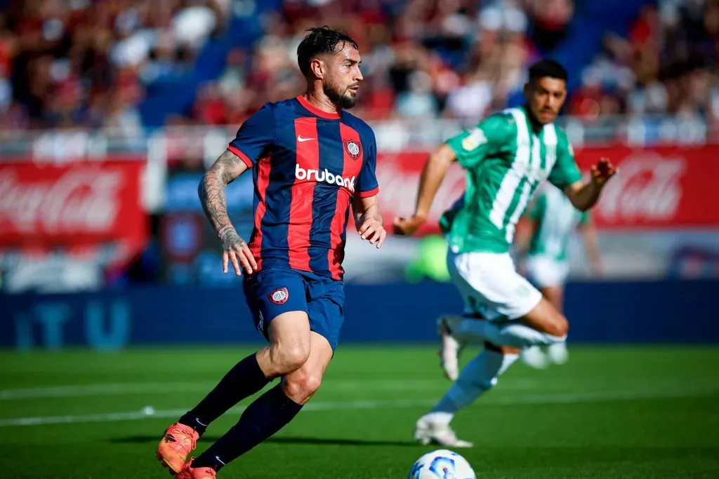 Francisco Fydriszewski en acción por San Lorenzo de Almagro. (Roberto Tuero | Imago).