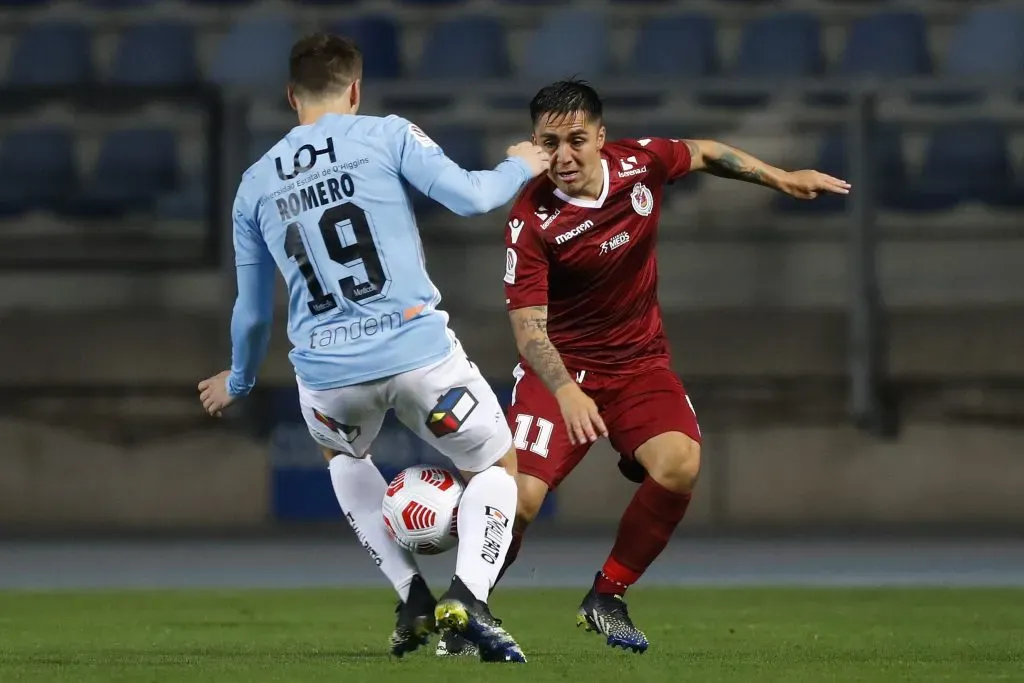 Jaime Carreño en acción por Deportes La Serena en 2021. (Felipe Zanca/Photosport).