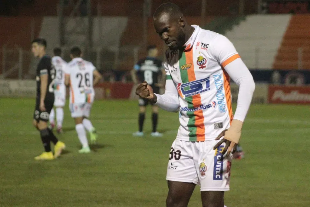 El delantero panameño fue presentado en Coquimbo Unido | Photosport
