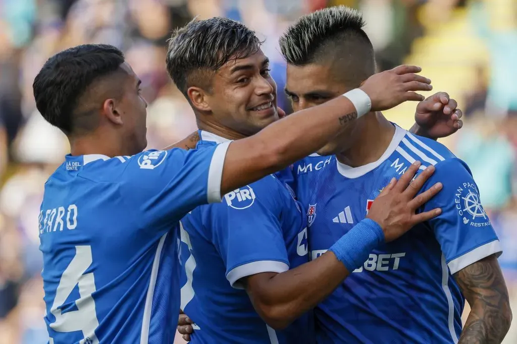 La U le pasó por encima a Godoy Cruz y goleó por 4 a 1 para su primer triunfo del 2025. Foto: Photosport.