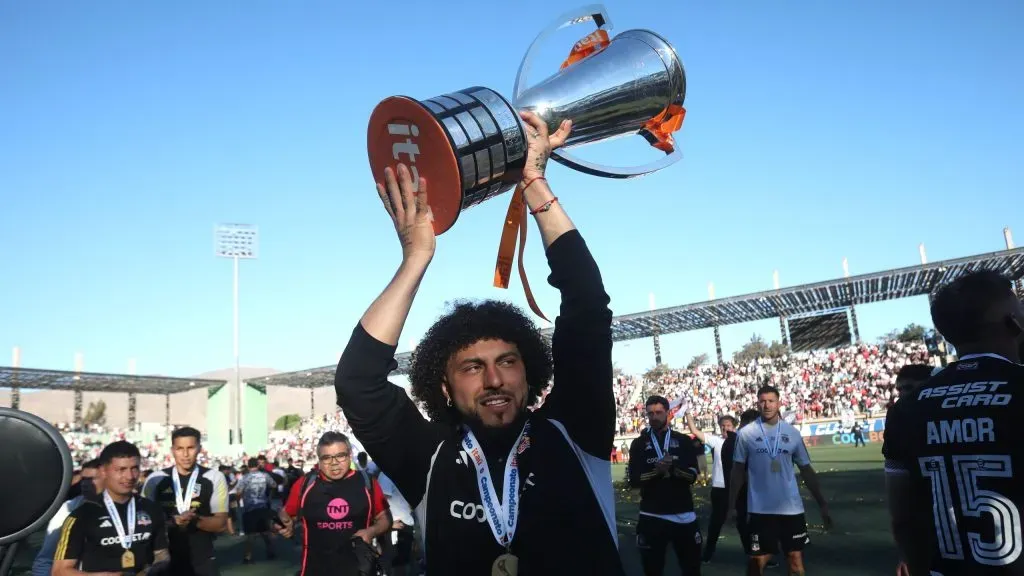 Maxi Falcón vive un conflicto con Colo Colo.