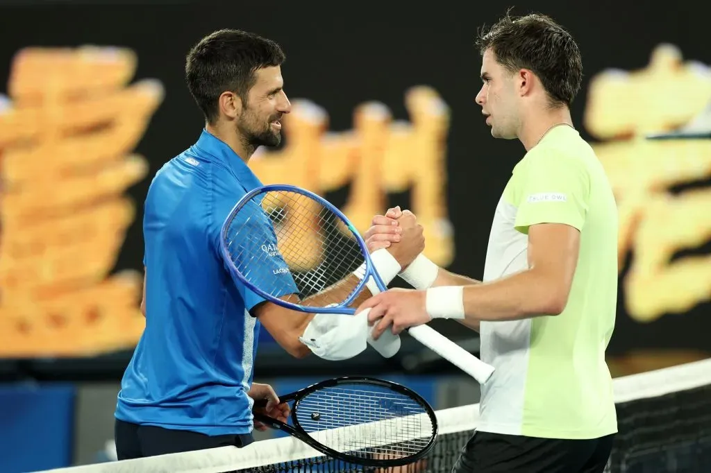 Novak Djokovic vence a Jaime Faria en el Australian Open 2025 (Getty Images).