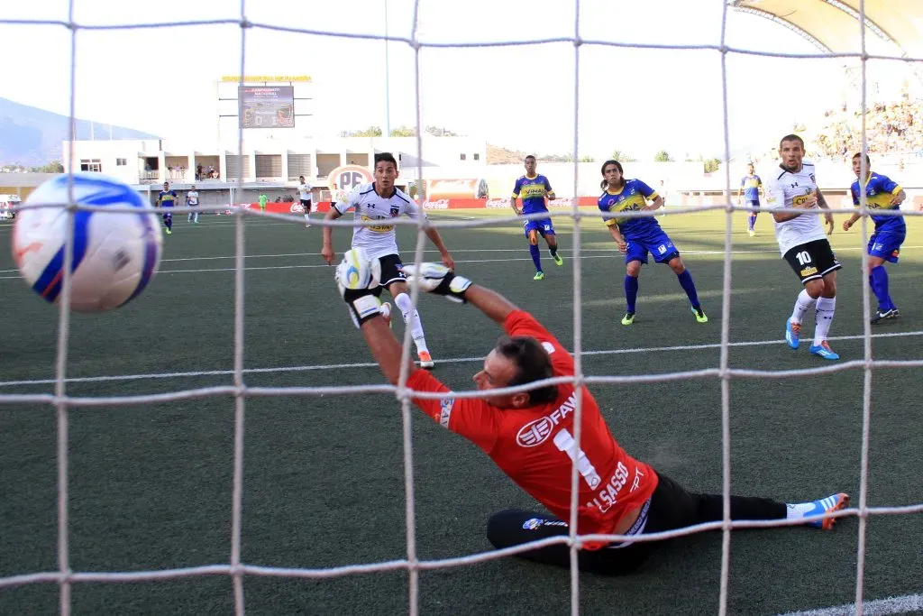 El gol de Emiliano Vecchio ante Everton. (Adrian Aylwin/Photosport).