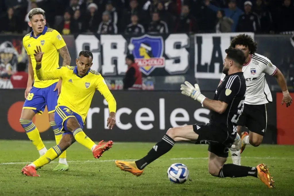 En Colo Colo insisten por Sebastián Villa. (Photo by Marcelo Hernandez/Getty Images)