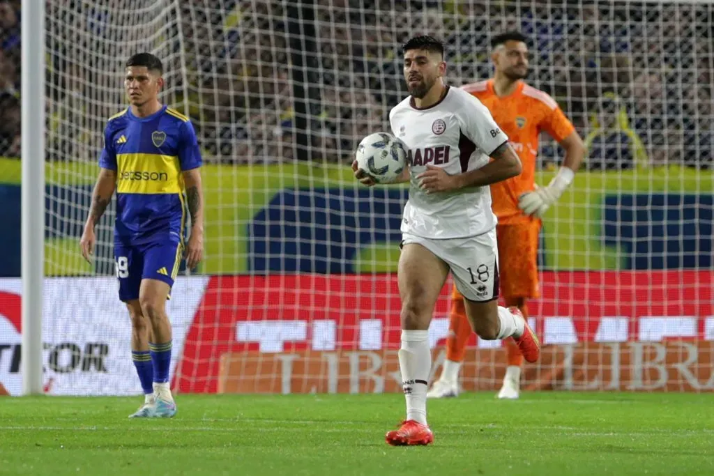 Leandro Díaz no viaja a Chile y finalmente, permanecerá en Lanús. (Foto: Daniel Jayo/Getty Images)