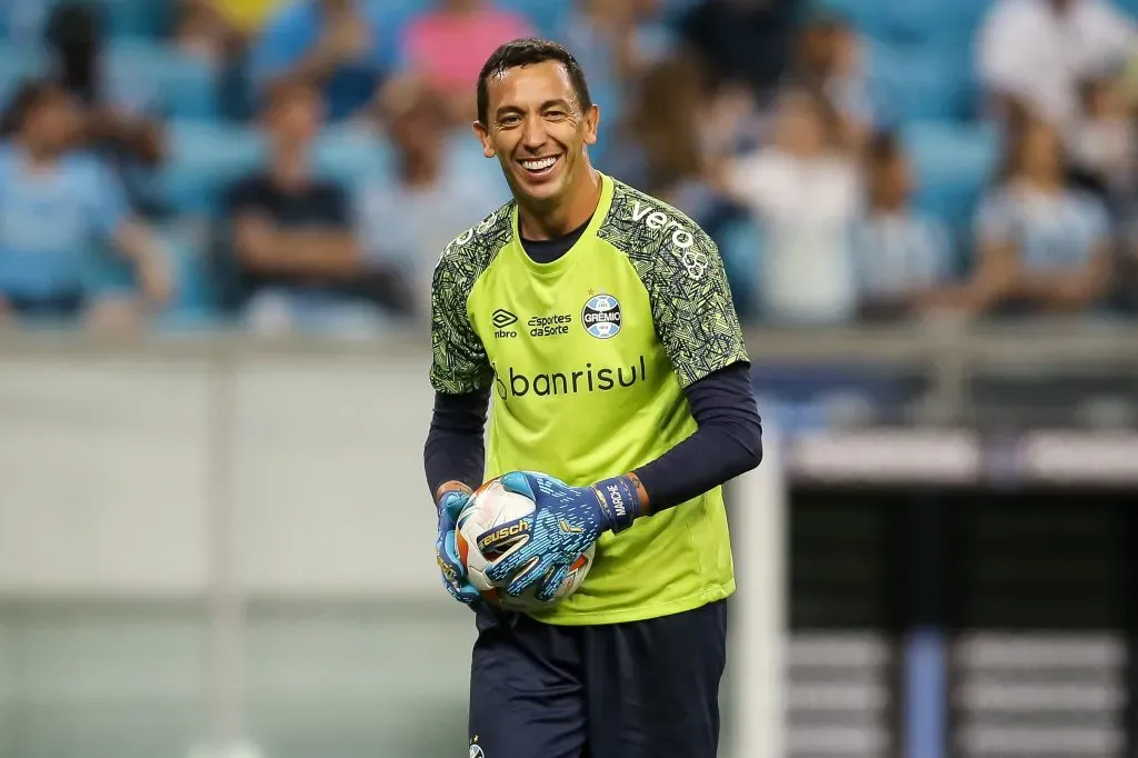 Agustín Marchesín se pone los guantes de Boca. Imagen: Getty.