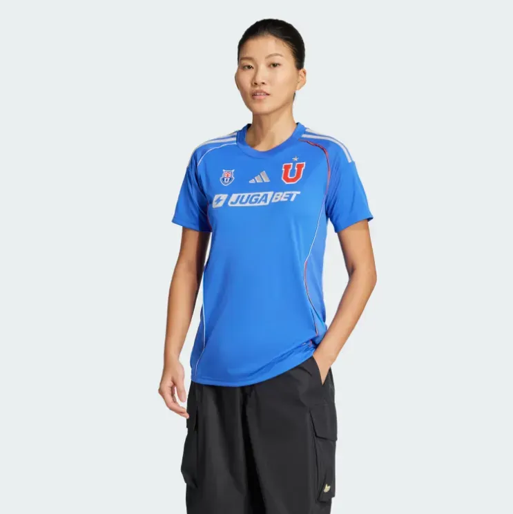 Así es la nueva camiseta de la U para el 2025. Foto: adidas.