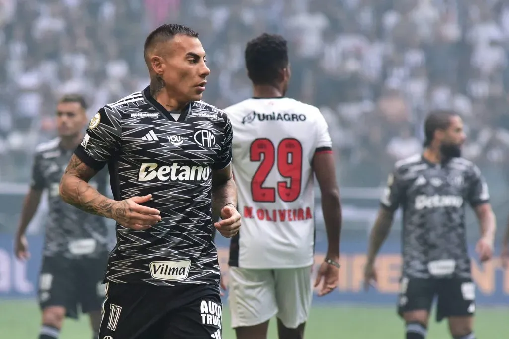 Eduardo Vargas estaba libre tras salir del Atlético Mineiro.