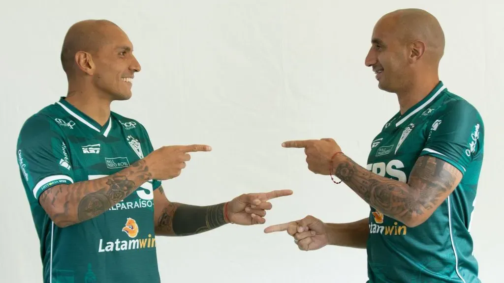 SW festina con sus jugadores.