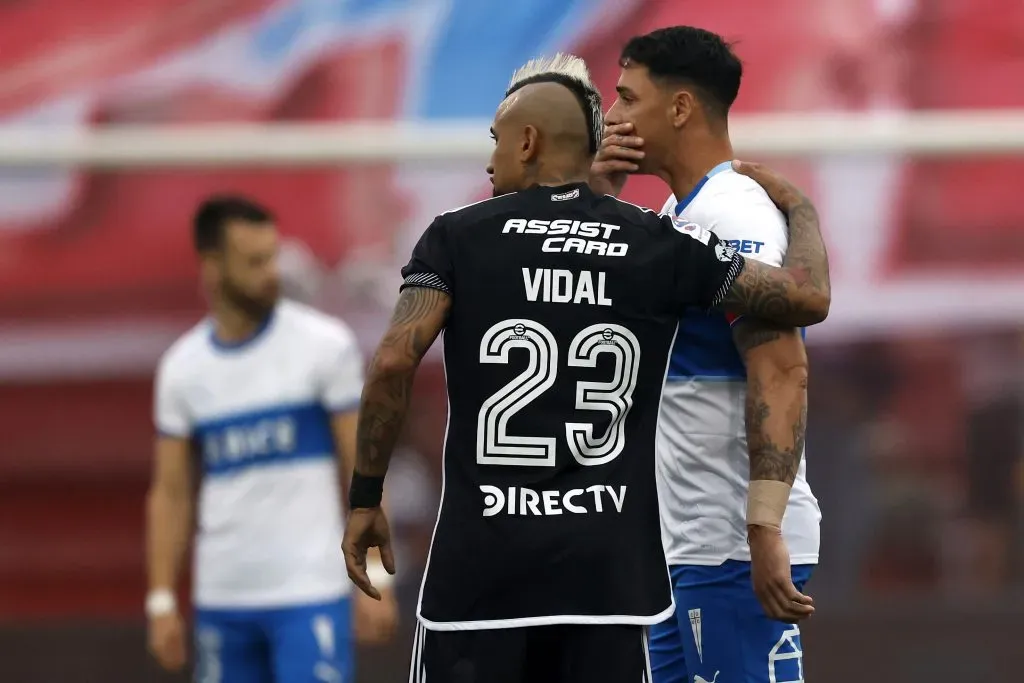 Arturo Vidal valora lo hecho por Zampedri en el fútbol chileno. | Foto: Photosport.