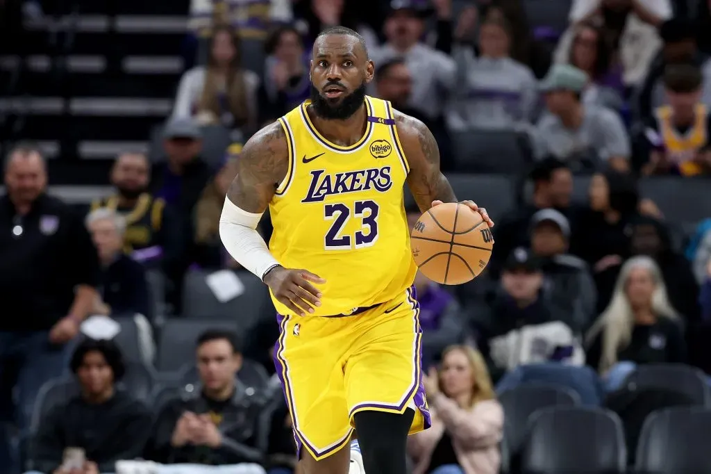 LeBron podría buscar nuevos aires en la NBA