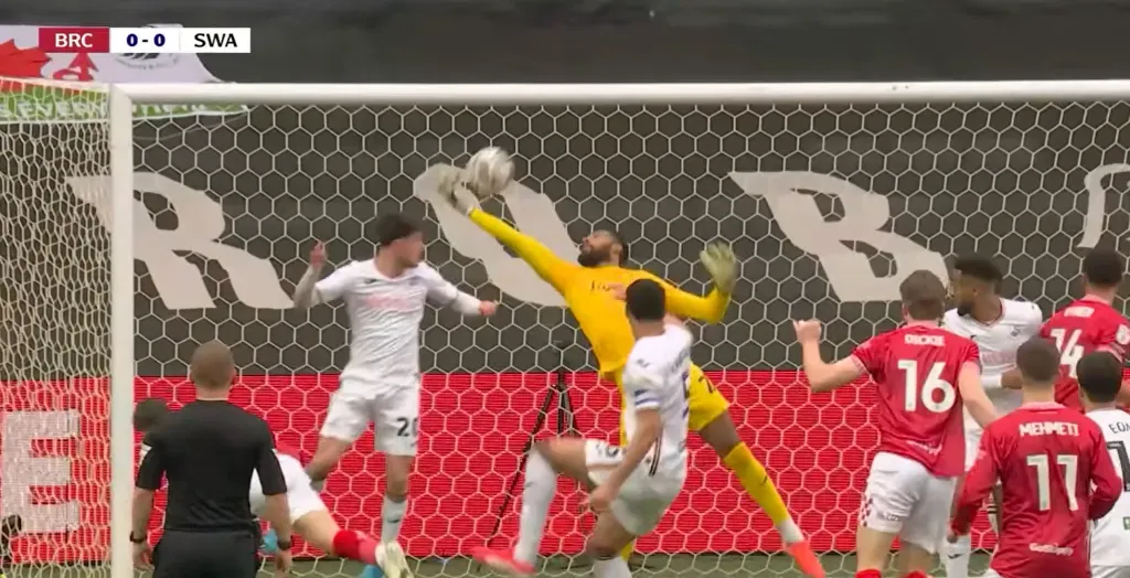 El tapadón de Vigouroux. (Captura YouTube Swansea City AFC).