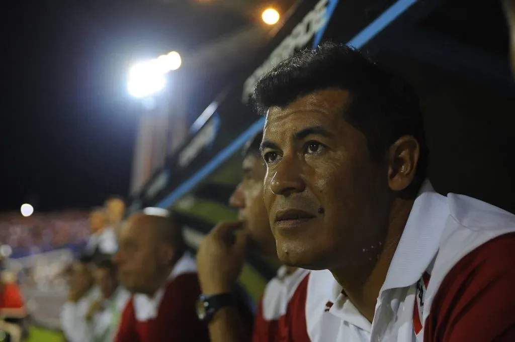 Jorge Almirón dirigió a Penco en el Rojo de Avellaneda, donde estuvo desde julio de 2014 hasta mayo de 2015. (Foto: Imago).