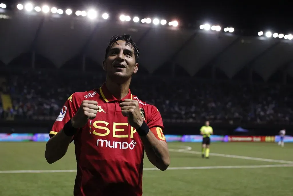 Diego González llegó a ser capitán de la Unión Española. (Felipe Zanca/Photosport).