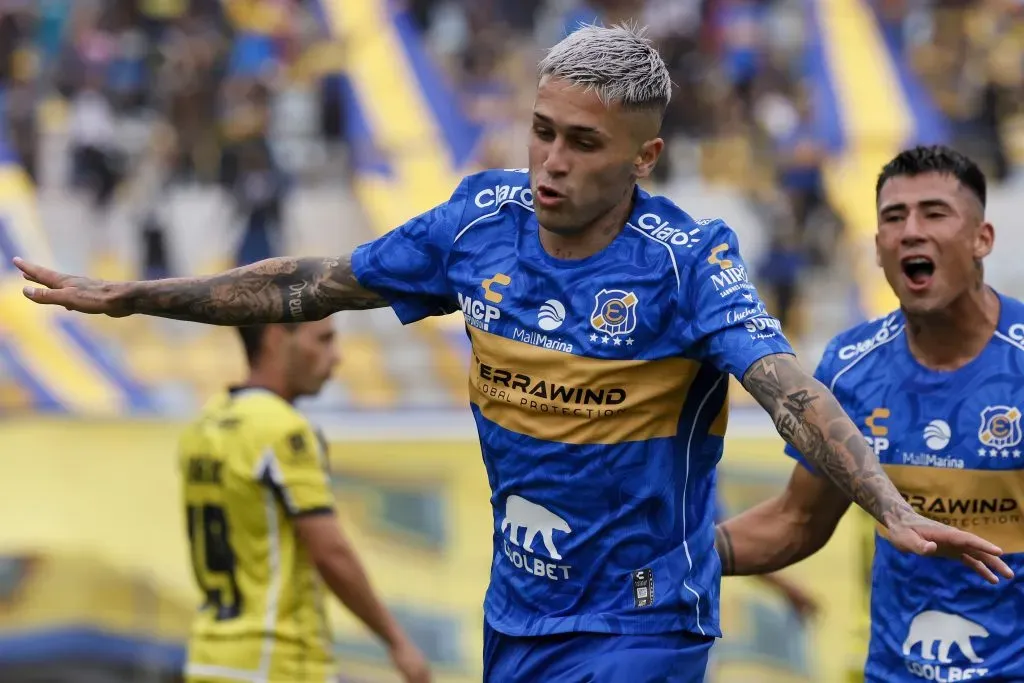 La celebración de Diego Hernández ante San Luis. (Andres Pina/Photosport).