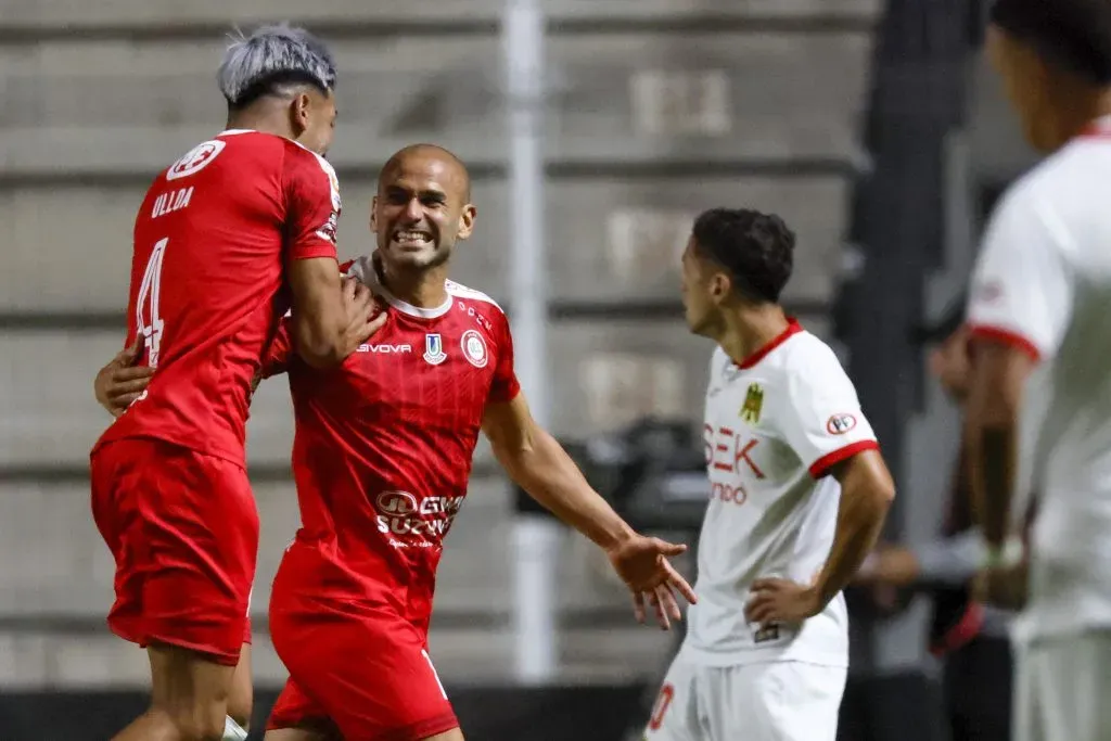 Diego Ulloa celebra con Sacha Sáez ante Unión Española. (Andrés Piña/Photosport).