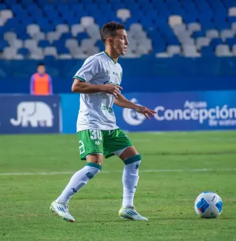 Buonanotte apuntó al poco tiempo de conocimiento con la nueva pelota. (Foto: Deportes Temuco).