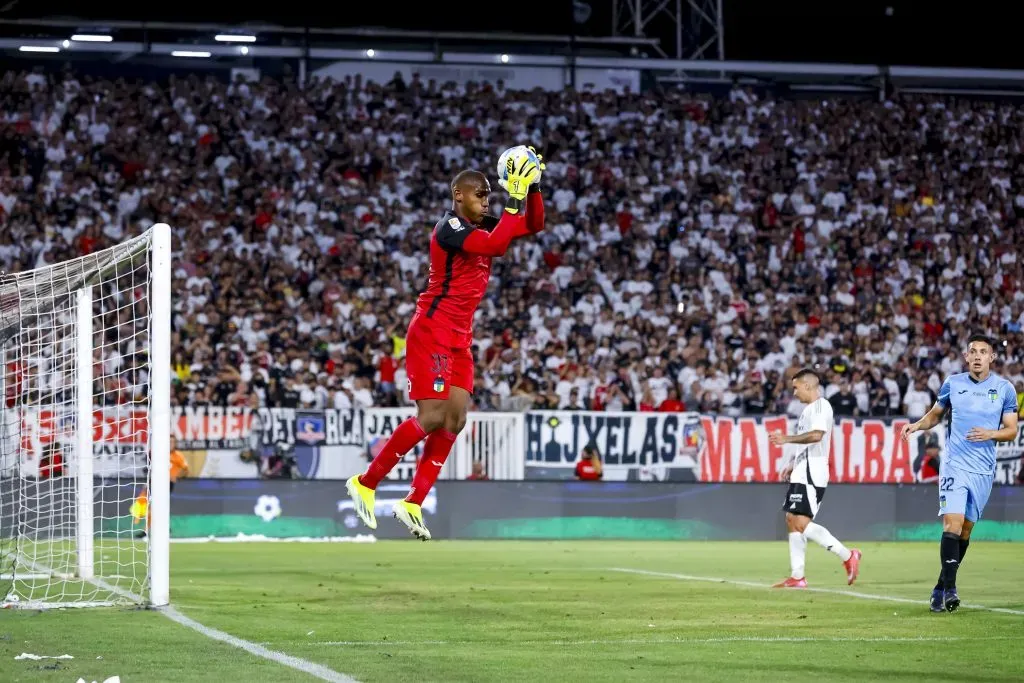 Omar Carabalí evitó en varias ocasiones el gol de Colo Colo. | Foto: Photosport.