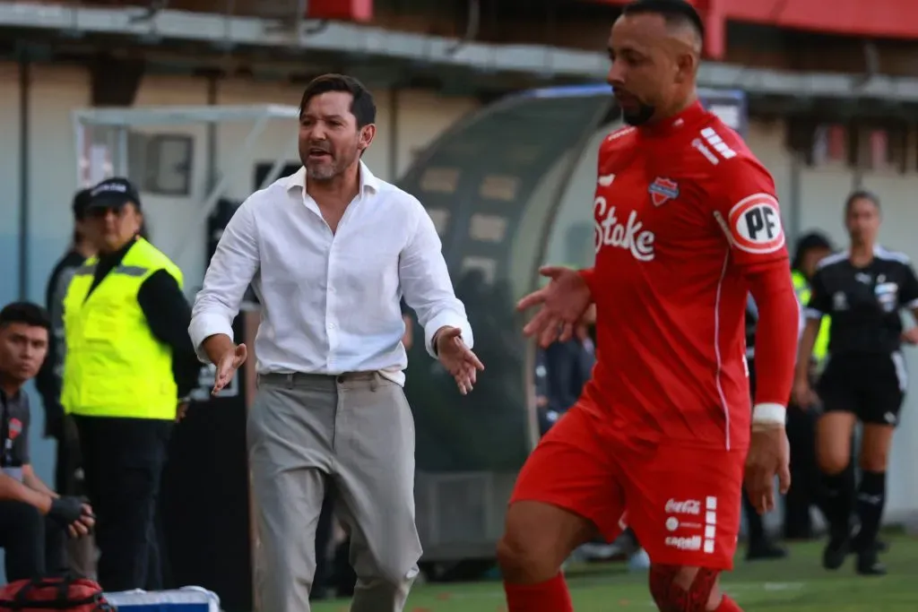 Francisco Arrué registra dos triunfos, tres empates y dos derrotas en los siete partidos que lleva en Ñublense. | Foto: Photosport.