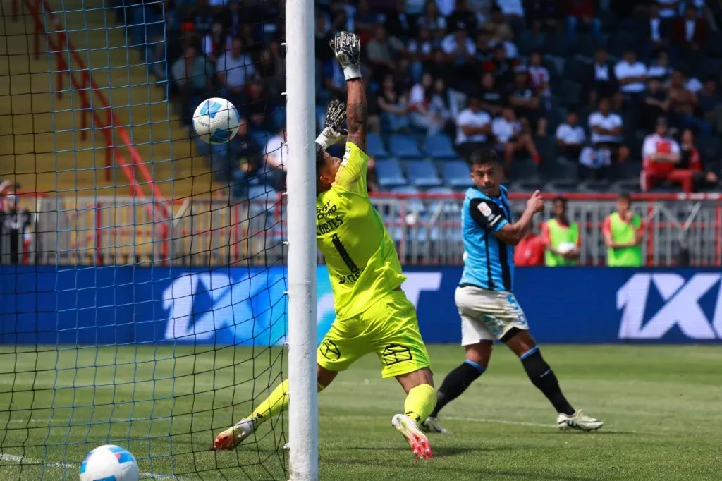 Así fue el gol de Rafael Caroca ante Colo Colo. (Eduardo Fortes/Photosport).