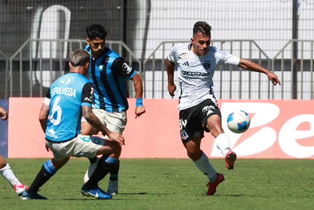 Vicente Pizarro ha jugado los seis partidos oficiales que lleva Colo Colo en este 2025. | Foto: Photosport.