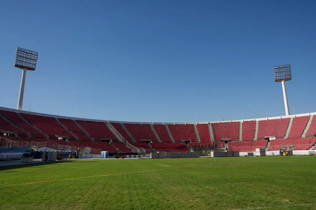 Aseguran que los tonos amarillos son normales por la estructura que estaba instalada encima en el Nacional.