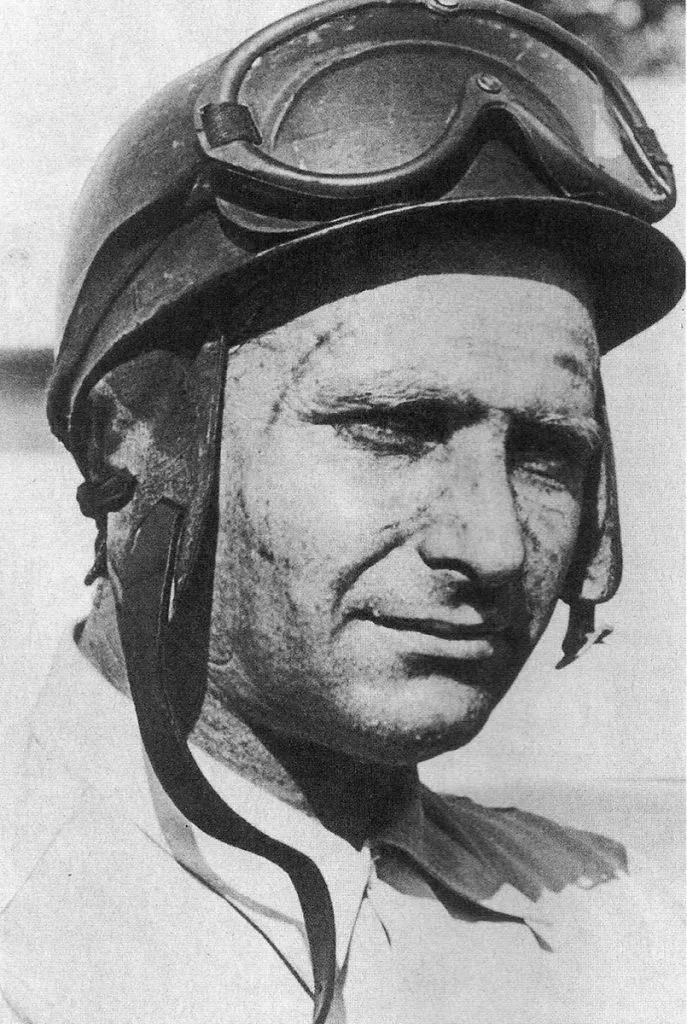 Juan Manuel Fangio (Wikimedia Commons).
