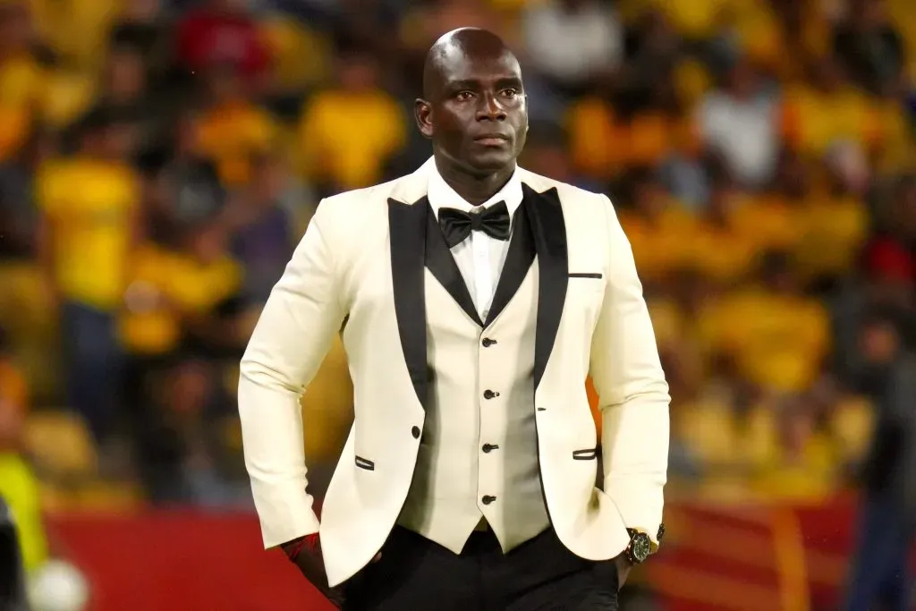 El notable traje que Segundo Alejandro Castillo usó en el Barcelona de Guayaquil vs Corinthians. | Foto: Conmebol.