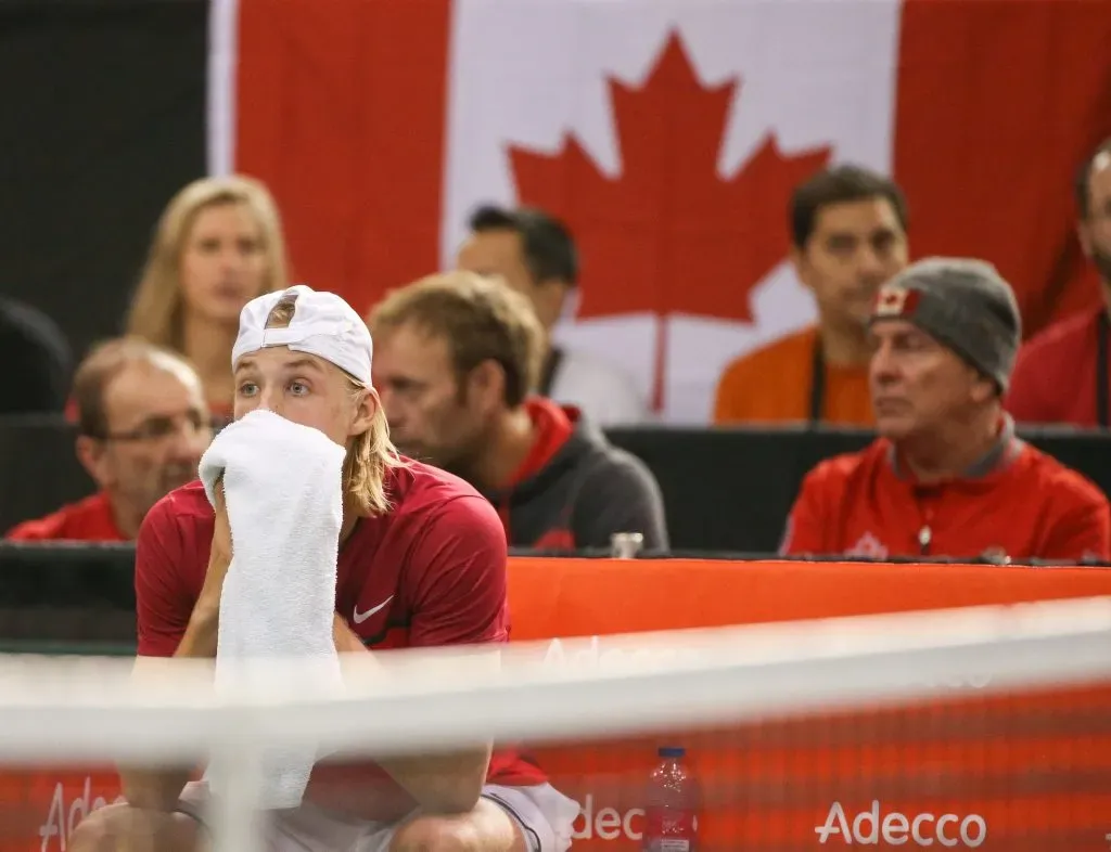 Denis Shapovalov tras ser descalificado por golpear a Gabas. (Photo by Andre Ringuette/Getty Images for LTA)