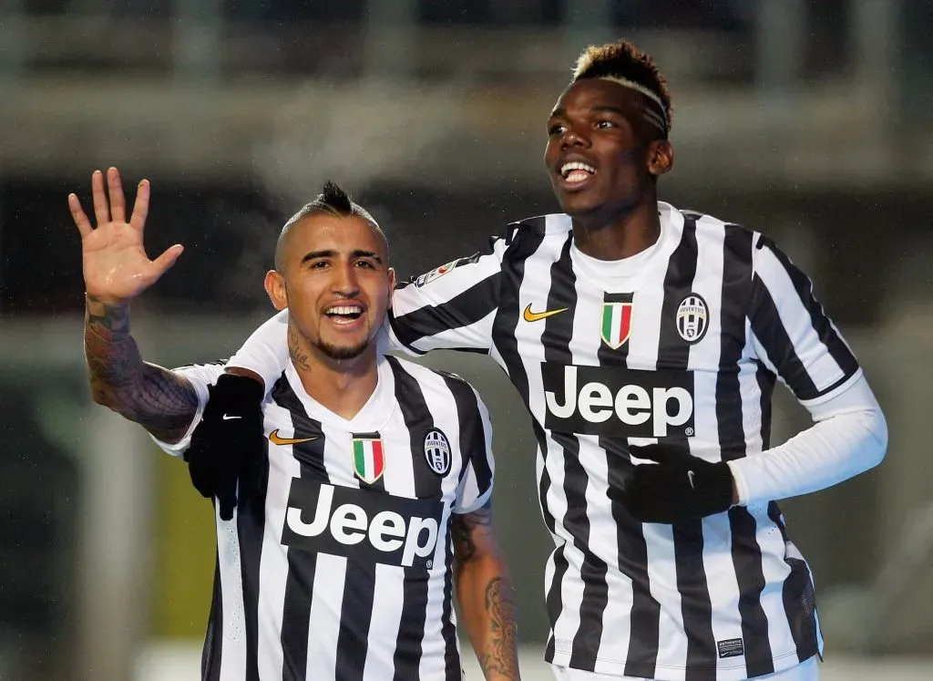 Arturo Vidal junto a Paul Pogba en la Juventus