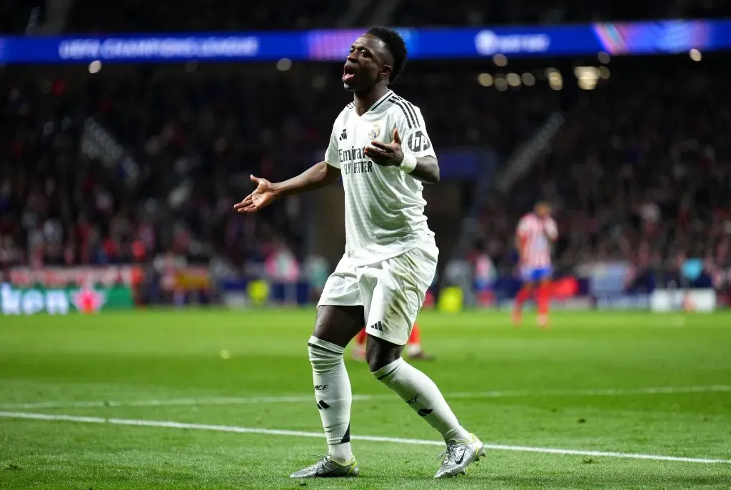 Vinicius falló un penal y complicó al Real Madrid cuando más necesita empatar ante Atlético en la Champions League. Foto: Getty Images.