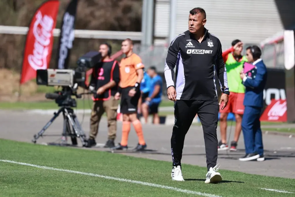 Jorge Almirón anticipa el sorteo. Foto: Eduardo Fortes/Photosport