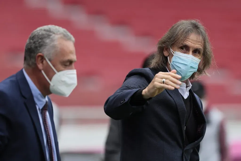 Ricardo Gareca tiene de casero a Gustavo Alfaro, aunque con Chile la cosa es distinta. Foto: Getty Images.