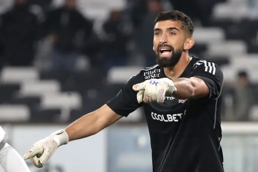 Emiliano Amor fue arquero de los albos ante Unión Española en el Campeonato Nacional 2024 por la fecha 16. (Jonnathan Oyarzun/Photosport).