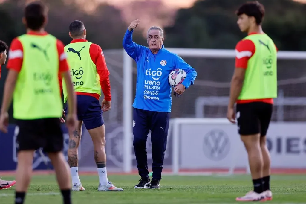Gustavo Alfaro en seis partidos: tres triunfos y tres empates en Paraguay | La Albirroja